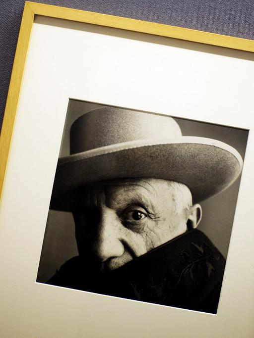 Irving Penn hat viele Prominente fotografiert - darunter auch Picasso