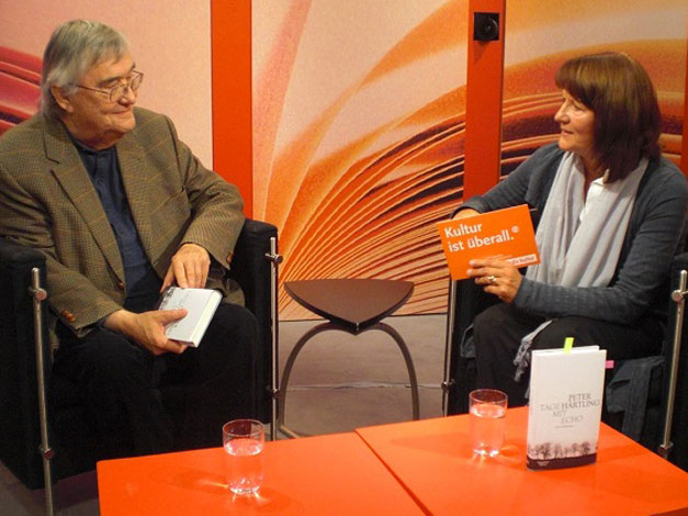 Der Schriftsteller Peter Härtling im Gespräch mit Siegried Wesener auf der Frankfurter Buchmesse