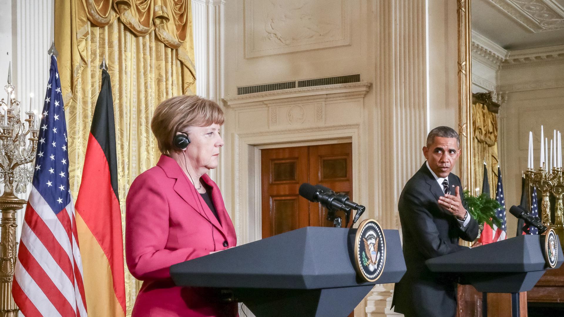 Angela Merkel und Barack Obama während ihrer Pressekonferenz am 09.02.2015 im Weißen Haus.