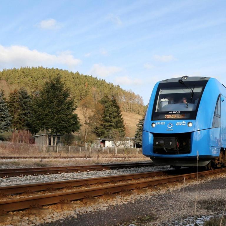 Wasserstoffzug Alstom Coradia iLint, aufgenommen am Bahnhof in Rottenbach