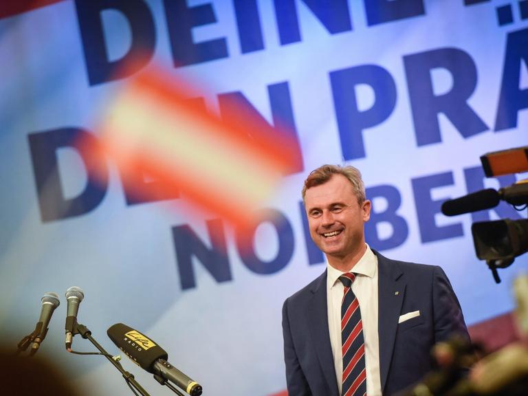 Der österreichische FPÖ Präsidentschaftskandidat Norbert Hofer bei einer Wahlkampfveranstaltung in Wels.