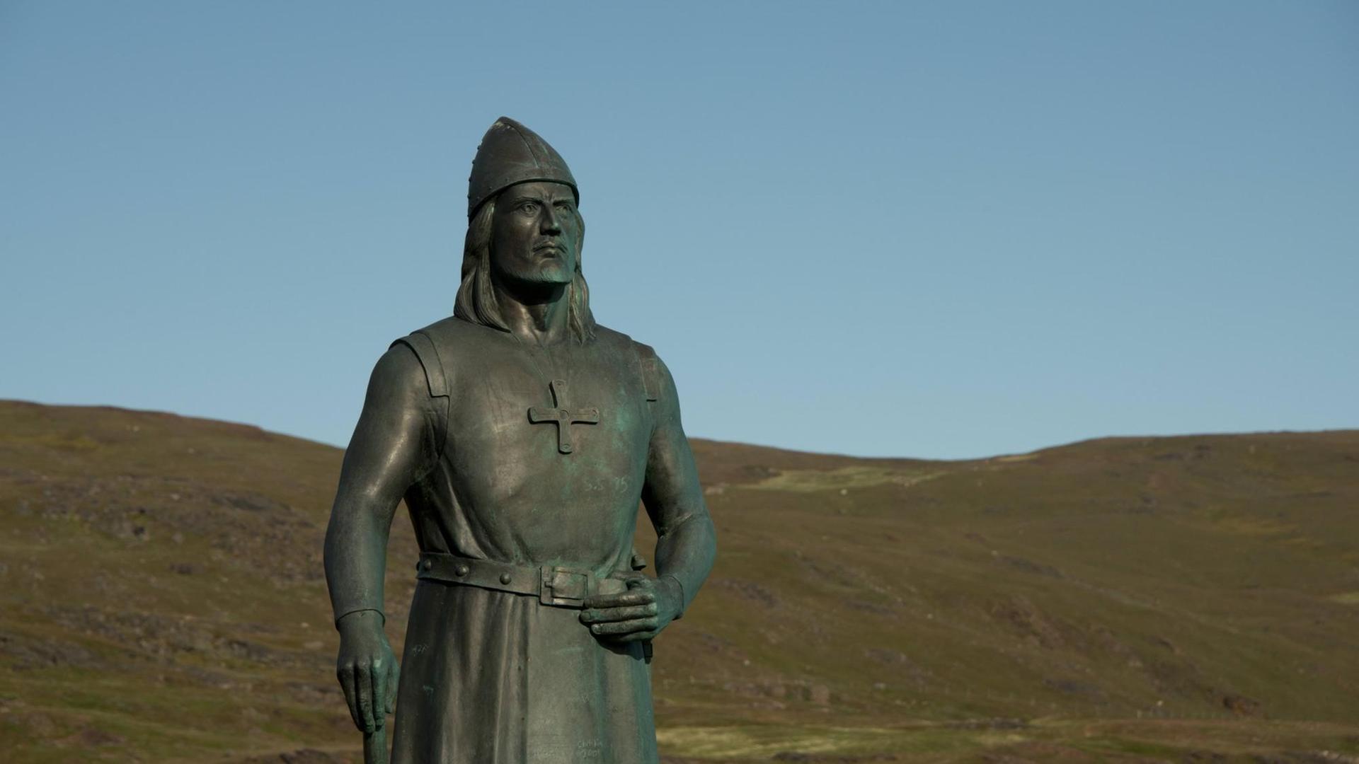 Im grönländischen Tunulliarfik ehrt eine Statue den Entdecker Leif Eriksson - auf seiner Brust prangt ein Kreuz