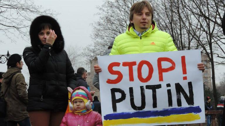 Oleksandr Hryschtschenko hat bei proukrainischen Demonstrationen Fotos gemacht. Die Separatisten haben ihn speziell wegen dieser Fotos misshandelt. 