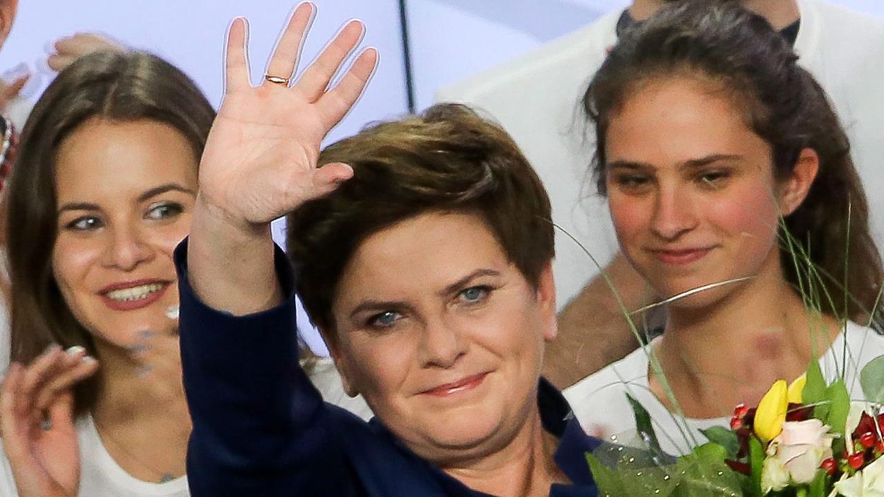 Polens Wahlsiegerin Beata Szydlo von der konservativen Partei PiS (Recht und Gerechtigkeit)