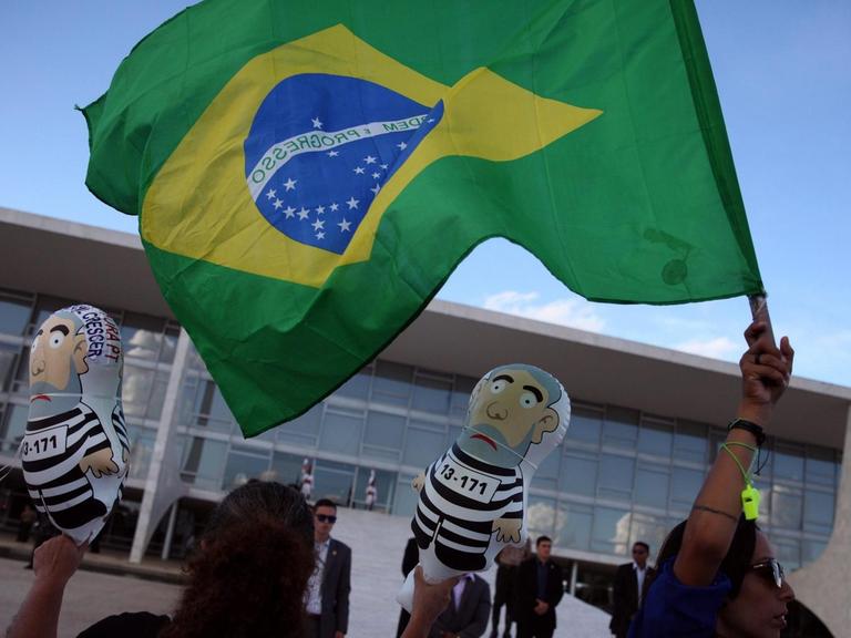 Protest in Brasilia gegen die Nominierung des Ex-Präsidenten Luiz Inácio Lula da Silva als Kabinettschef.