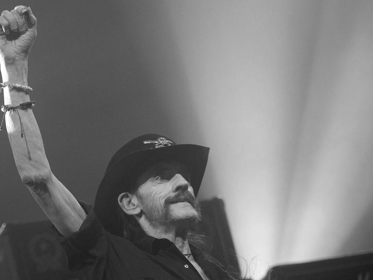 Lemmy Kilmister bei einem Konzert in der Stadt München