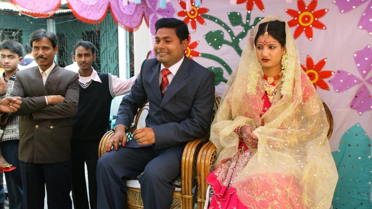 Das Foto zeigt eine Hochzeit in dem Land Bangladesch.