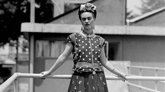 Frida Kahlo in ihrem Zuhause in Mexico City, 1939