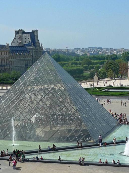 Die Pyramiede des Louvre.