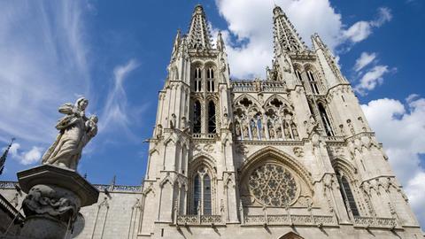 Frontansicht des Portals der Kathedrale Santa María in Burgos