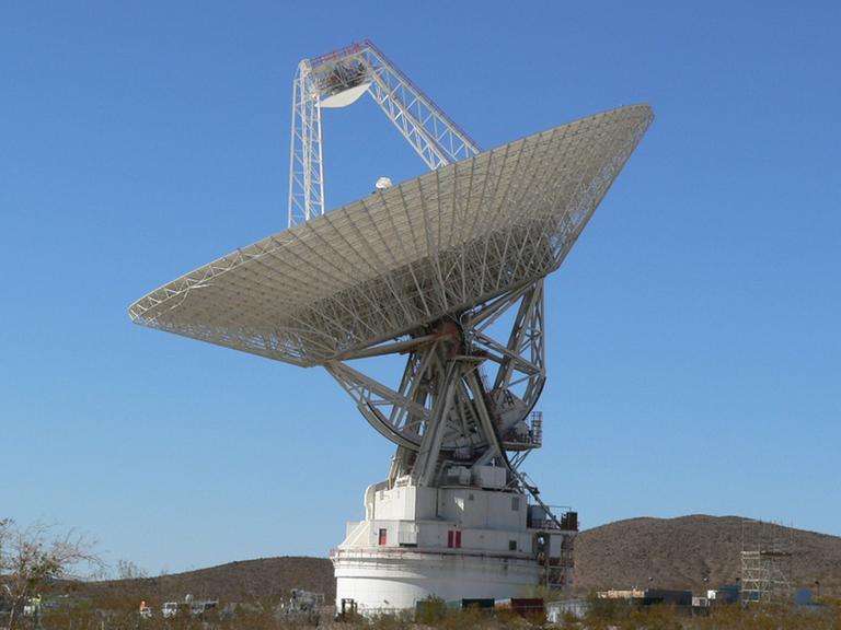 Die 70-Meter-Antenne von Goldstone kommt auch bei Radarbeobachtungen zum Einsatz (NASA)