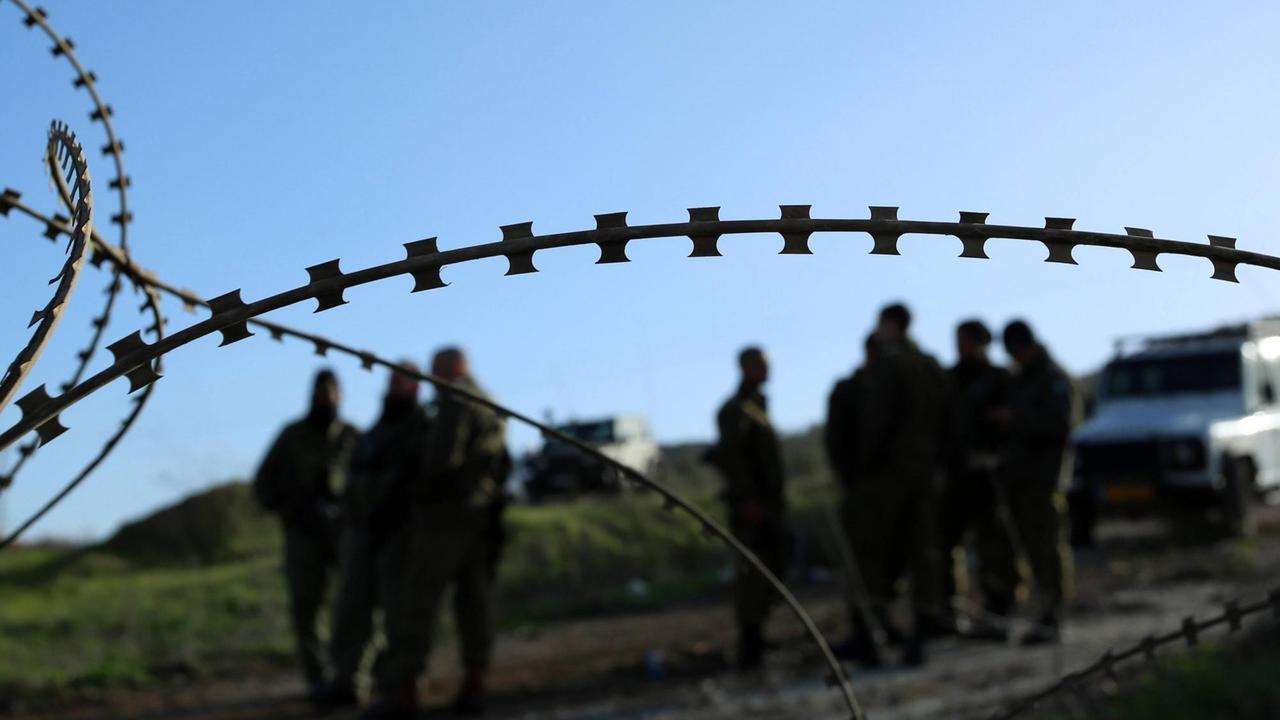 Absperrungen bei einer israelischen Siedlung bei Nablus im Westjordanland