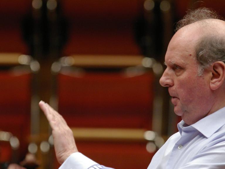 Der Dirigent Marek Janowski.