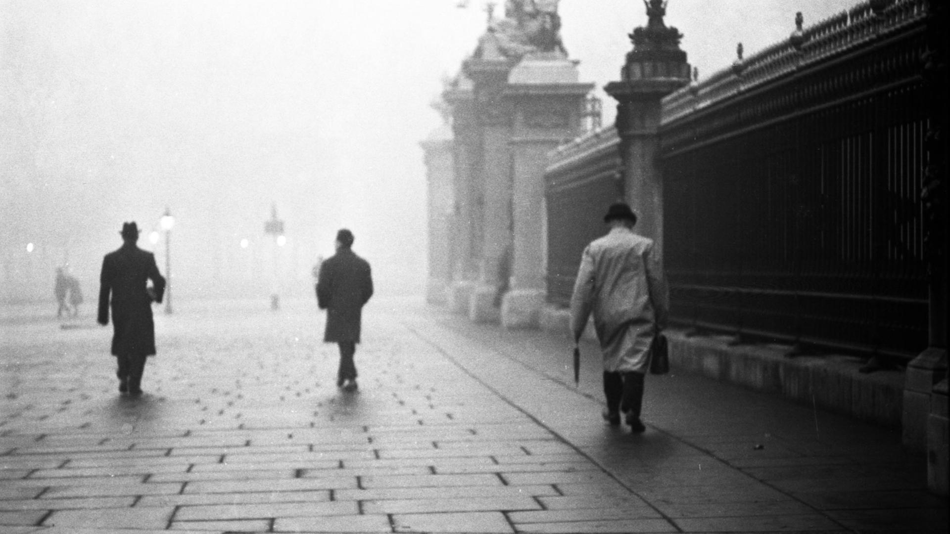 Das Foto entstand in London vor 52 Jahren in der Altstadt. London im Nebel. Foto: Klaus Rose