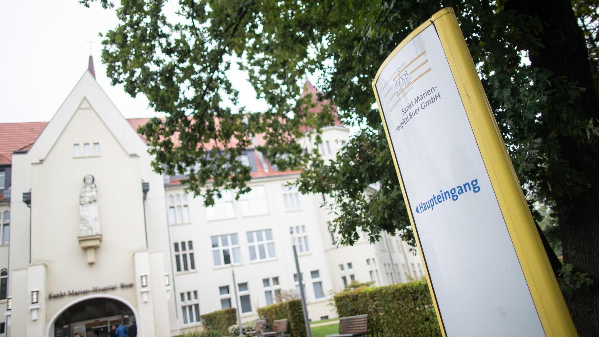 Gelsenkirchen: Das Sankt Marien-Hospital Buer. Hier hat es eine ungewöhnliche Häufung von Neugeborenen mit Handfehlbildung gegeben.
