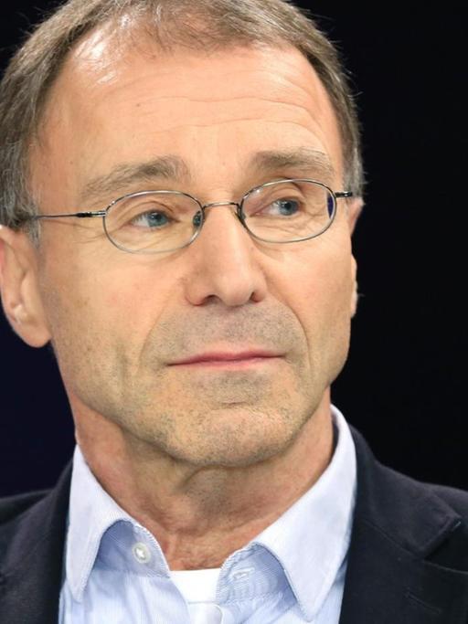 Prof. Dr. Reinhard Merkel (Strafrechtler) in der ZDF-Talkshow "maybrit illner" am 20.02.2014 in Berlin.