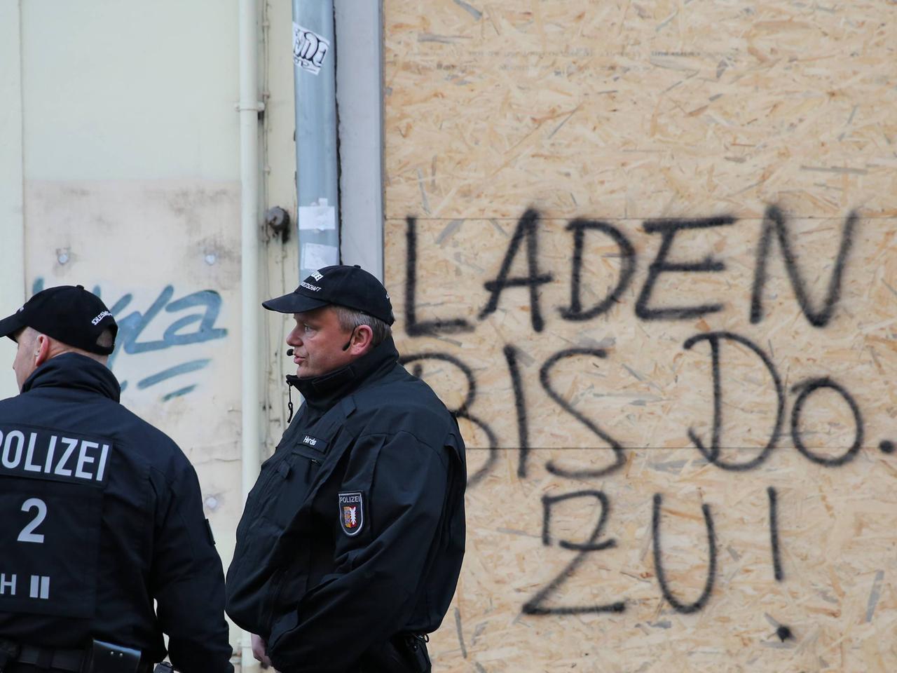 Läden schließen, Polizei zieht auf: Lübeck bereitet sich auf Proteste vor