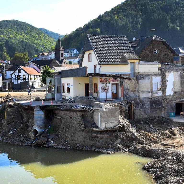 Hochwasser-Katastrophe an der Ahr in Deutschland. Zerstörtes Haus in Dernau, 08.10.2021.