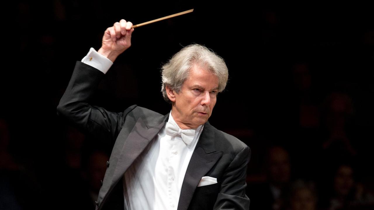 Der Dirigent Hartmut Haenchen erhält den Richard-Wagner-Preis 2018.