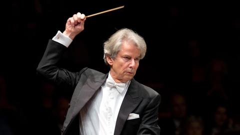 Der Dirigent Hartmut Haenchen, geboren 1943 in Dresden
