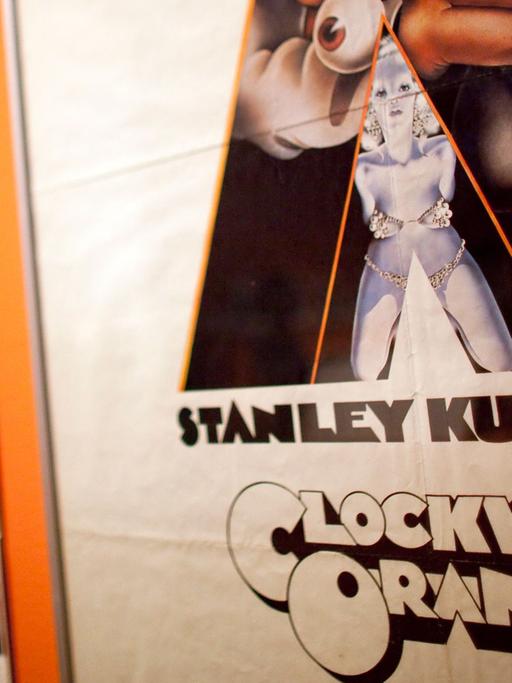 Ein Plakat des Films "Clockwork Orange" in einer Ausstellung über den Regisseur Stanley Kubrick in der Cinematheque Francaise in Paris.