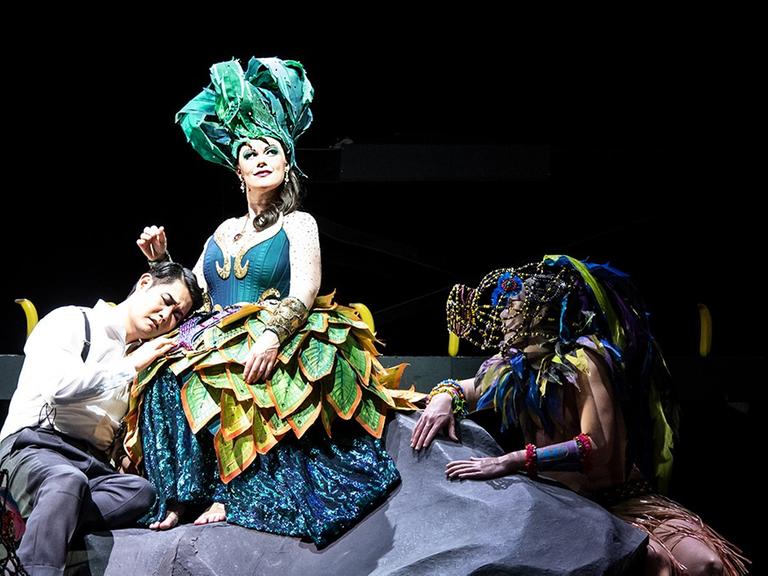 Hailey Clark als Alcina in der gleichnamigen Oper von Georg Friedrich Händel auf der Bühne des Staatstheaters Hannover.