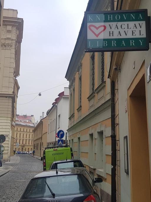 Unscheinbar - die Vaclav Havel Bibliothek in Prag