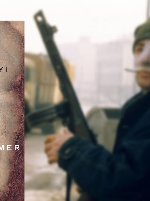 Cover des Buchs "Der Kadaverräumer" von Zoltán Danyi vor dem Hintergrund eines bewaffneten Kämpfers in Sarajevo 1992