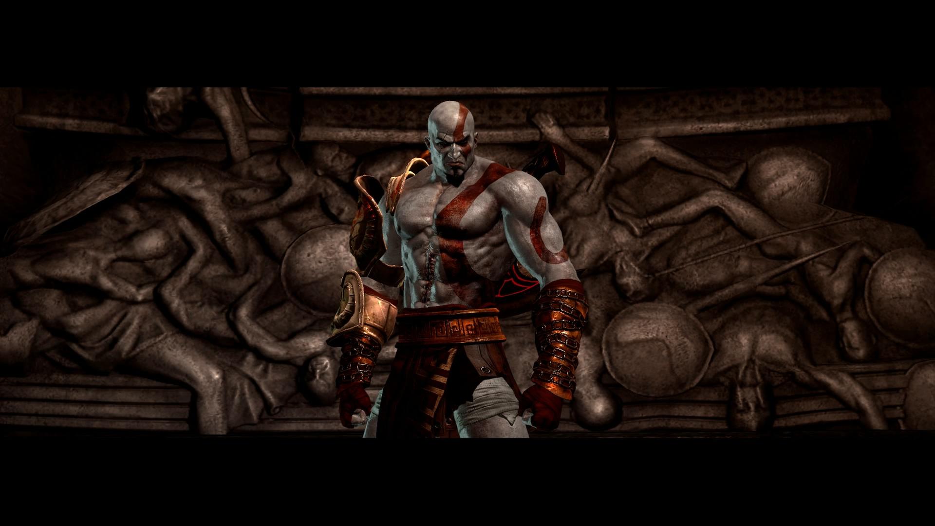 Ein Screenshot aus God of War® III Remastered, der Held Kratos steht grimmig blickend vor einem Relief