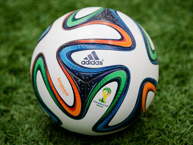 Der offizielle WM-Spielball "Brazuca"
