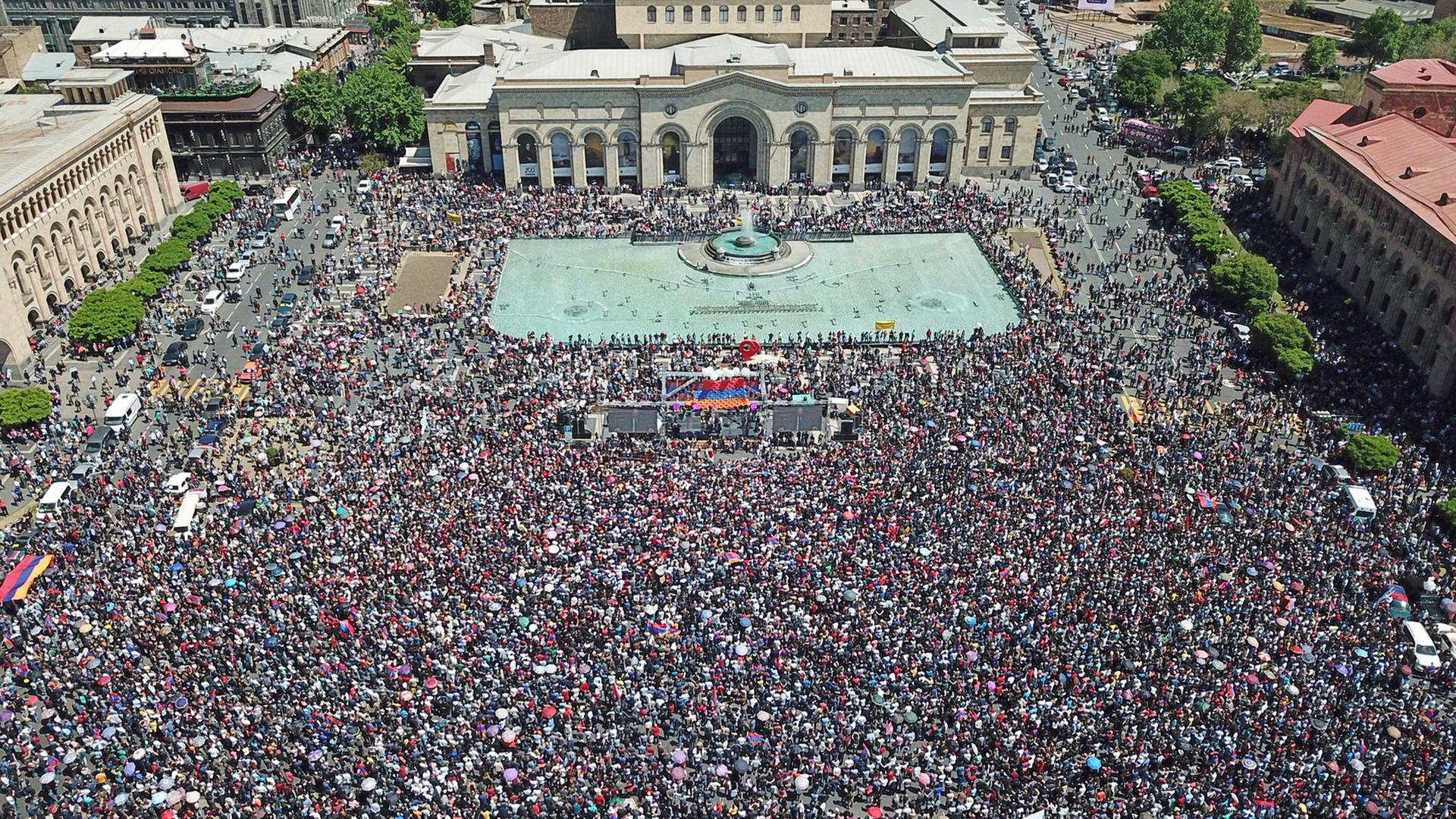 Anfang Mai protestierten tausende Armenier gegen die Regierung