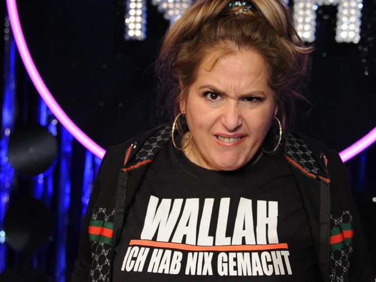 Die Kabarettistin Idil Baydar am 12.02.2019 zu Gast bei bei der Aufzeichnung der ARD Show "Ladies Night", die einzige Comedy- und Kabarettshow mit rein weiblicher Besetzung im deutschen Fernsehen. Foto: Horst Galuschka Foto: Horst Galuschka/dpa