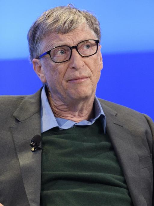 Bill Gates, Co-Vorsitzender der Bill & Melinda Gates Stiftung und Mitgründer der Firma Microsoft, nimmt am 25.01.2018 an der jährlichen Tagung des Weltwirtschaftsforums (WEF) in Davos (Schweiz) teil. In dem Schweizer Alpenort diskutieren noch bis zu diesem Freitag mehr als 3000 Teilnehmer aus Wirtschaft, Politik und Zivilgesellschaft unter dem Motto «Für eine gemeinsame Zukunft in einer zerrütteten Welt».