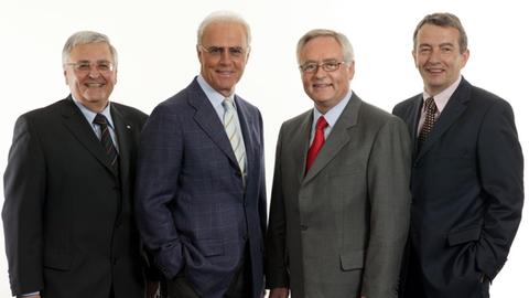 Das Organisations-Präsidium für die WM 2006Vizepräsident Dr. Theo Zwanziger, Präsident Franz Beckenbauer, 1. Vizepräsident Horst R. Schmidt, Vizepräsident Wolfgang Niersbach