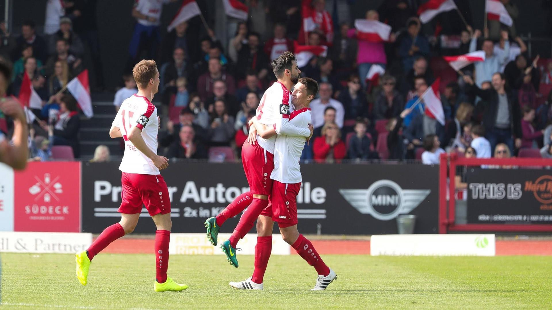 Fortuna Köln gegen Sportfreunde Lotte im Kölner Südstadion.