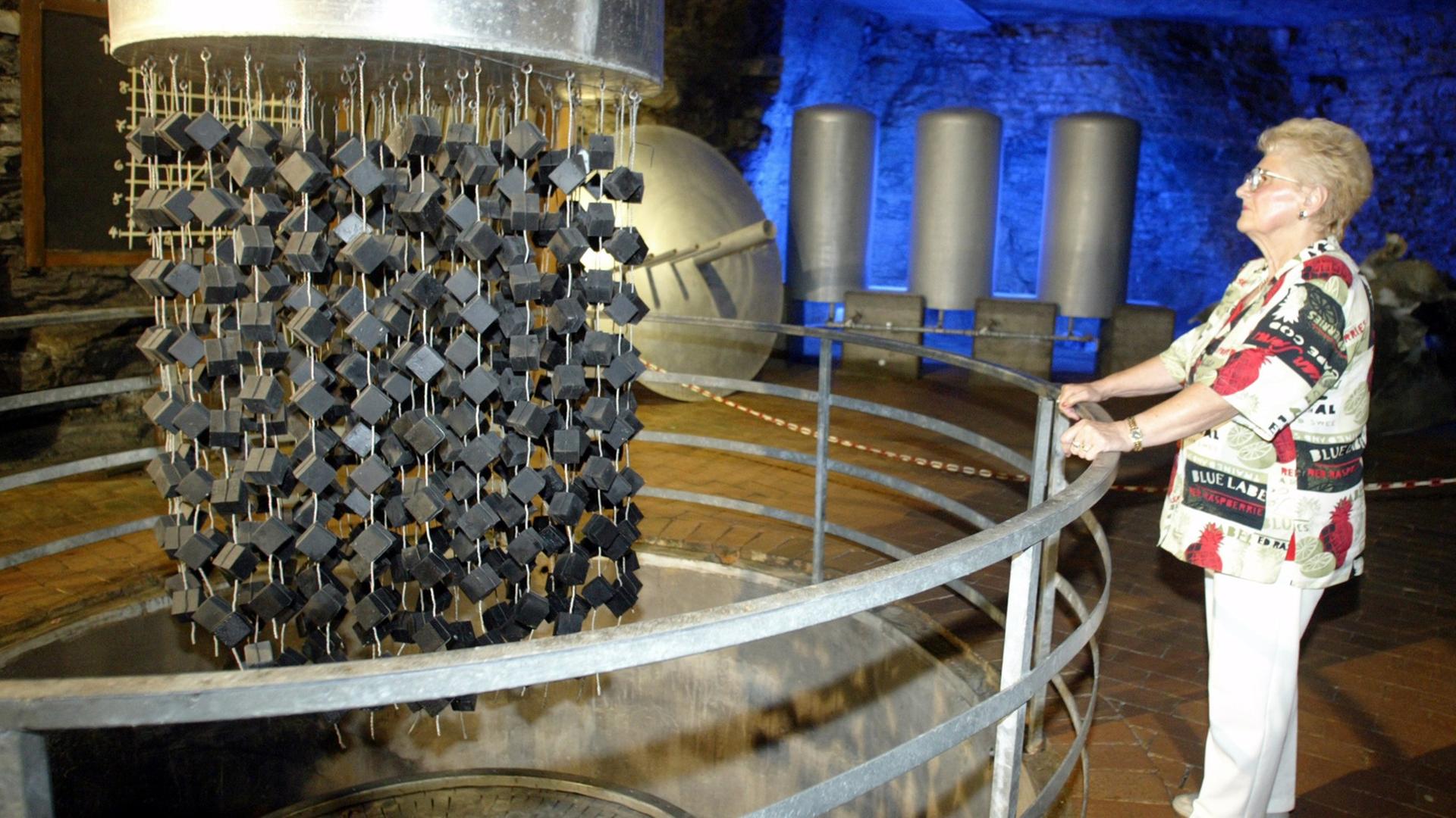 Uranwürfel im Nachbau des Atomkellers von Haigerloch