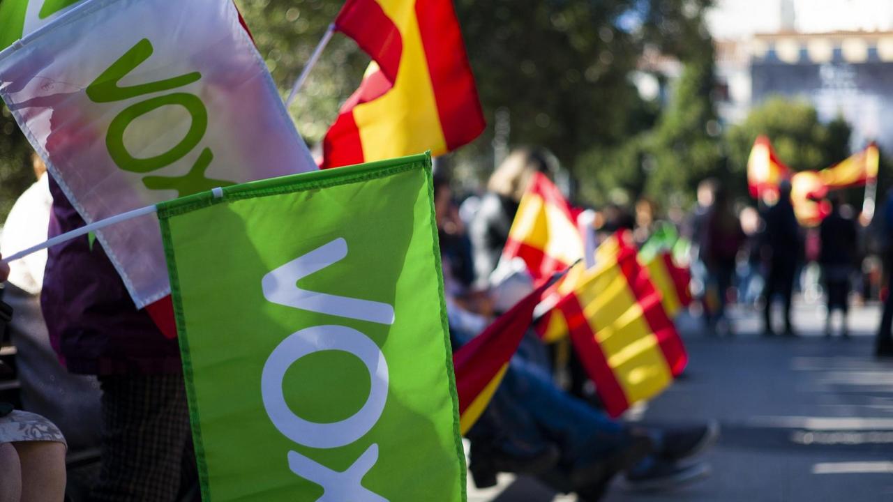 Wahlkampf in Spanien: Unterstützer der rechtsextremistischen Partei Vox.