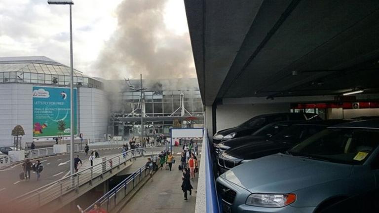 Auf Twitter kursiert diese Aufnahme von den Explosionen am Brüsseler Flughafen