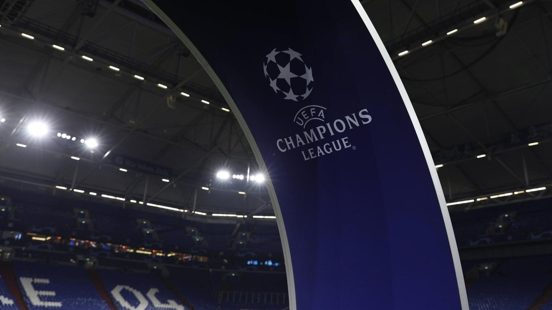 Blick ins Stadion beim Spiel Schalke 04 - Manchester City