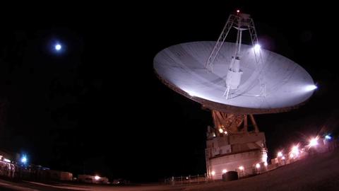 Bei seinen Beobachtungen von Asteroiden hat Steve Ostro oft die 70-Meter-Antenne von Goldstone genutzt.