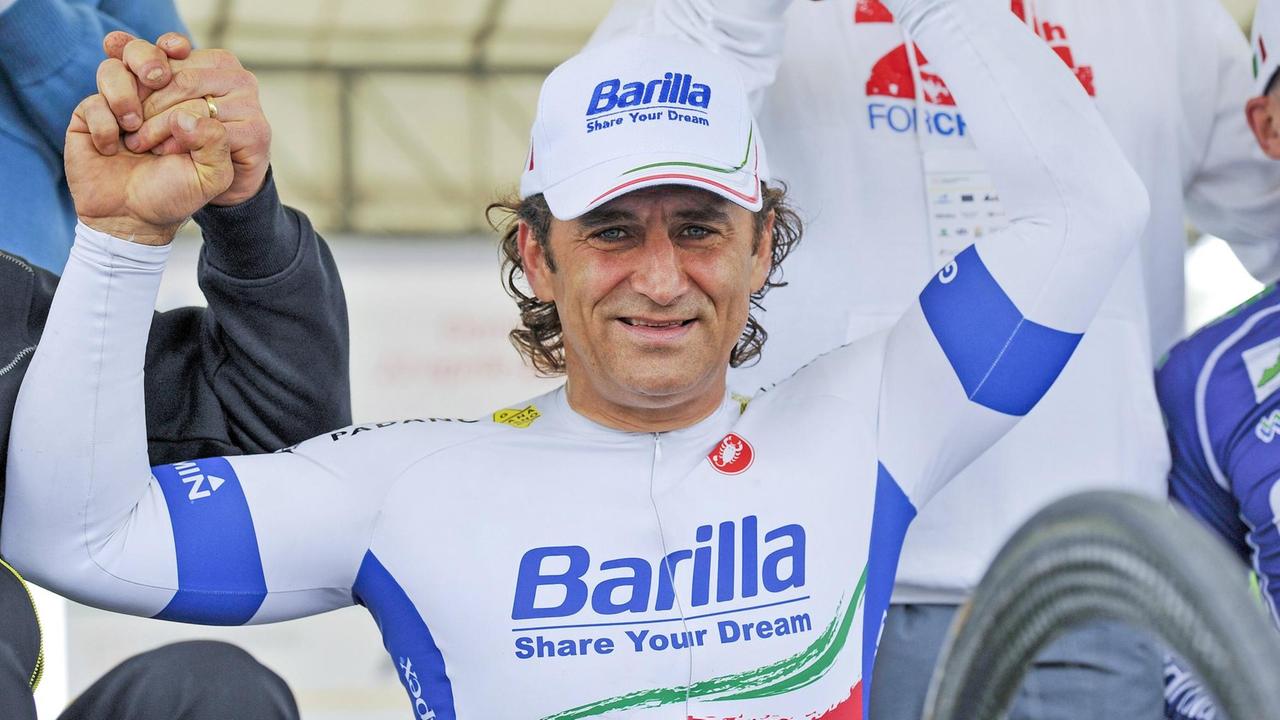 Paralympics-Sieger Zanardi jubelt.