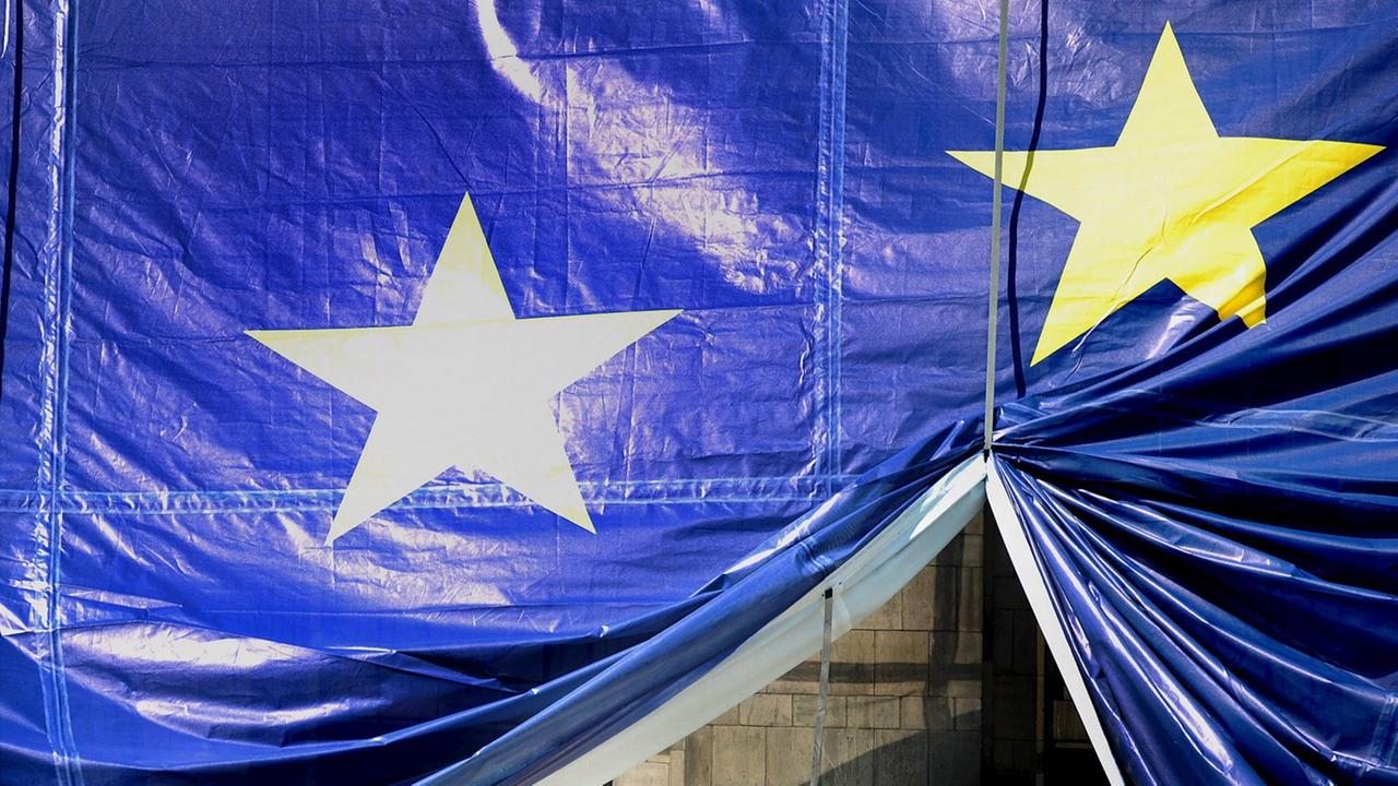 EU-Flagge in Warschau