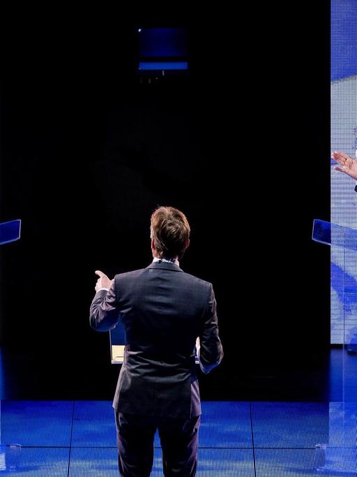 Fernseh-Duell zwischen den niederländischen Ministerpräsidenten Mark Rutte und dem rechtspopulistischen Oppositionspolitiker Geert Wilders.