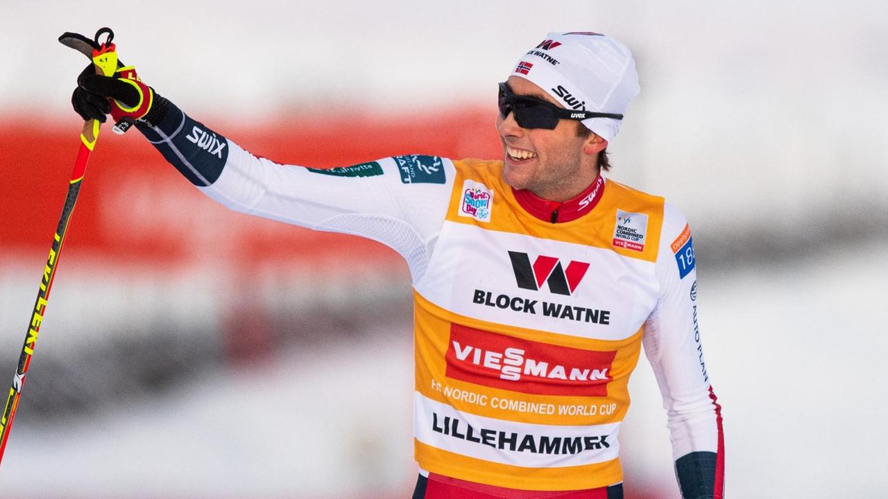Jarl Magnus Riiber im Ziel der 10 km im Weltcup in Lillehammer 2019.