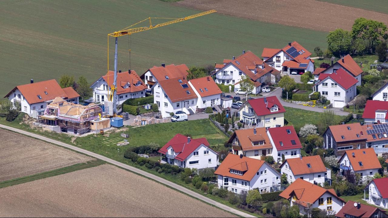 Luftaufnahme vom Neubaugebiet von Bissingen an der Teck.
