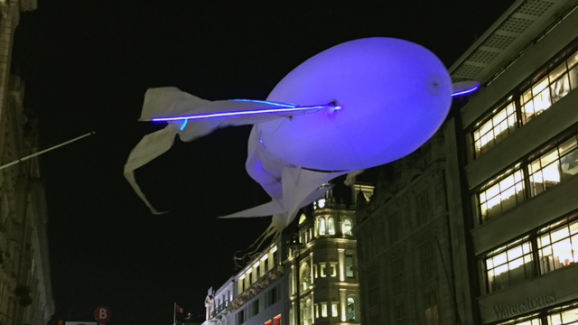 Eine Fisch-Installation beim Londoner Kunstfestival "Lumiere London"