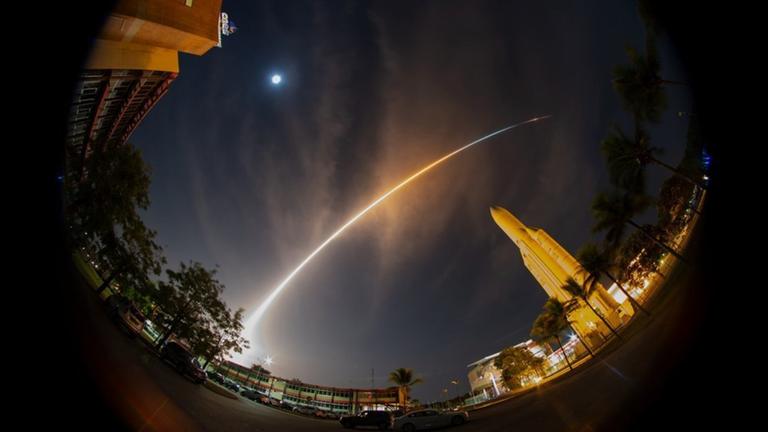 Die Weltraummission BepiColombo nimmt nach dem Start am 20.20.2018 an Bord der Ariane 5 Rakete Kurs auf den Merkur. Die Weltraummission BepiColombo nimmt nach dem Start am 20.20.2018 an Bord der Ariane 5 Rakete Kurs auf den Merkur.