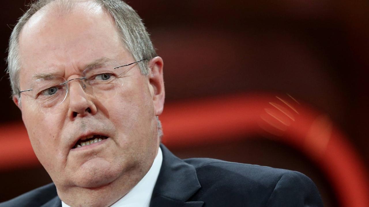 "Mangel an Führung" - Ex-Bundesfinanzminister Steinbrück kritisiert Kanzler Scholz