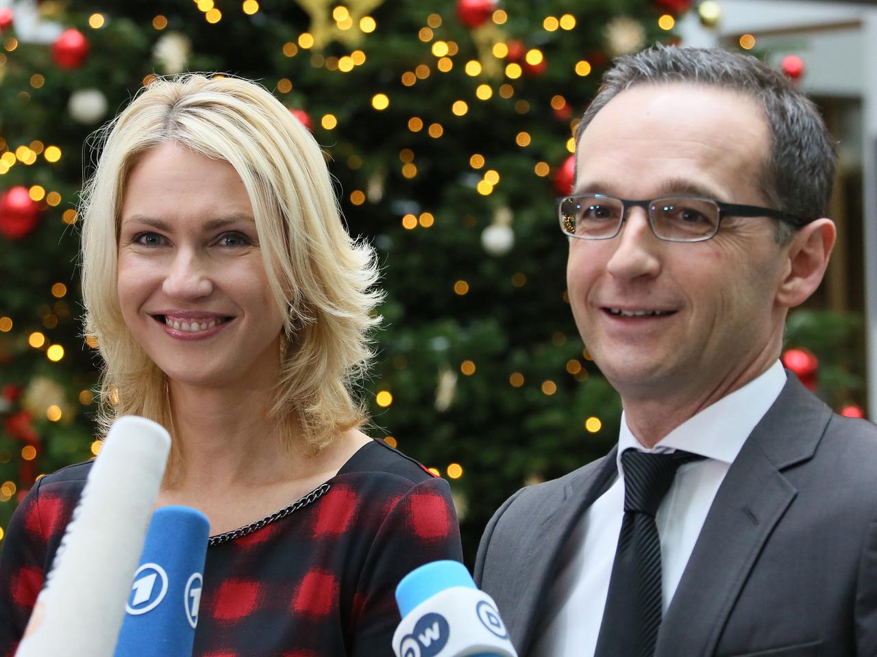 Bundesjustizminister Heiko Maas (SPD) und Bundesfamilienministerin Manuela Schwesig (SPD) geben am 11.12.2014 in Berlin eine Pressekonferenz zur gesetzlichen Frauenquote.