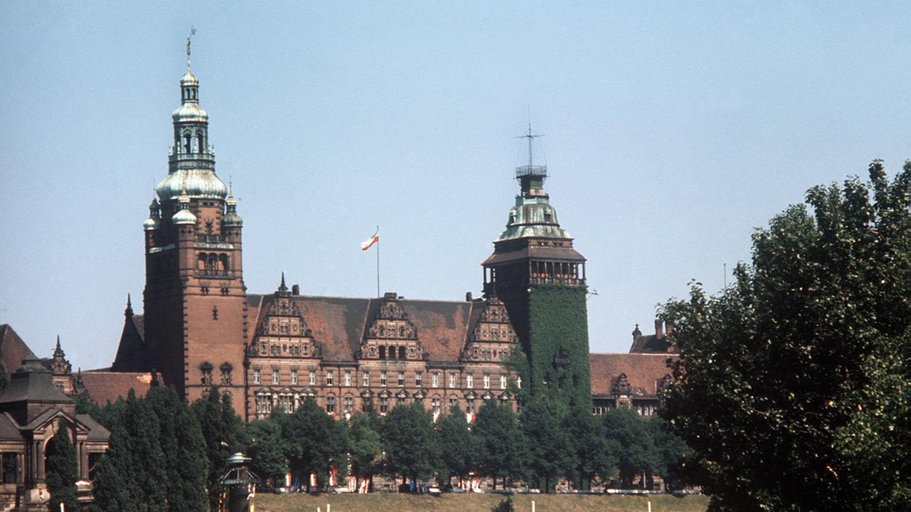 Historische Gebäude in Stettin ziehen viele Besucher an. Historische Gebäude in Stettin ziehen viele Besucher an.